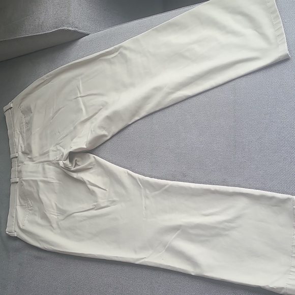 Old Navy Ultimate Straight Built-in Flex Chino Pants 34x30 - Picture 2 of 4